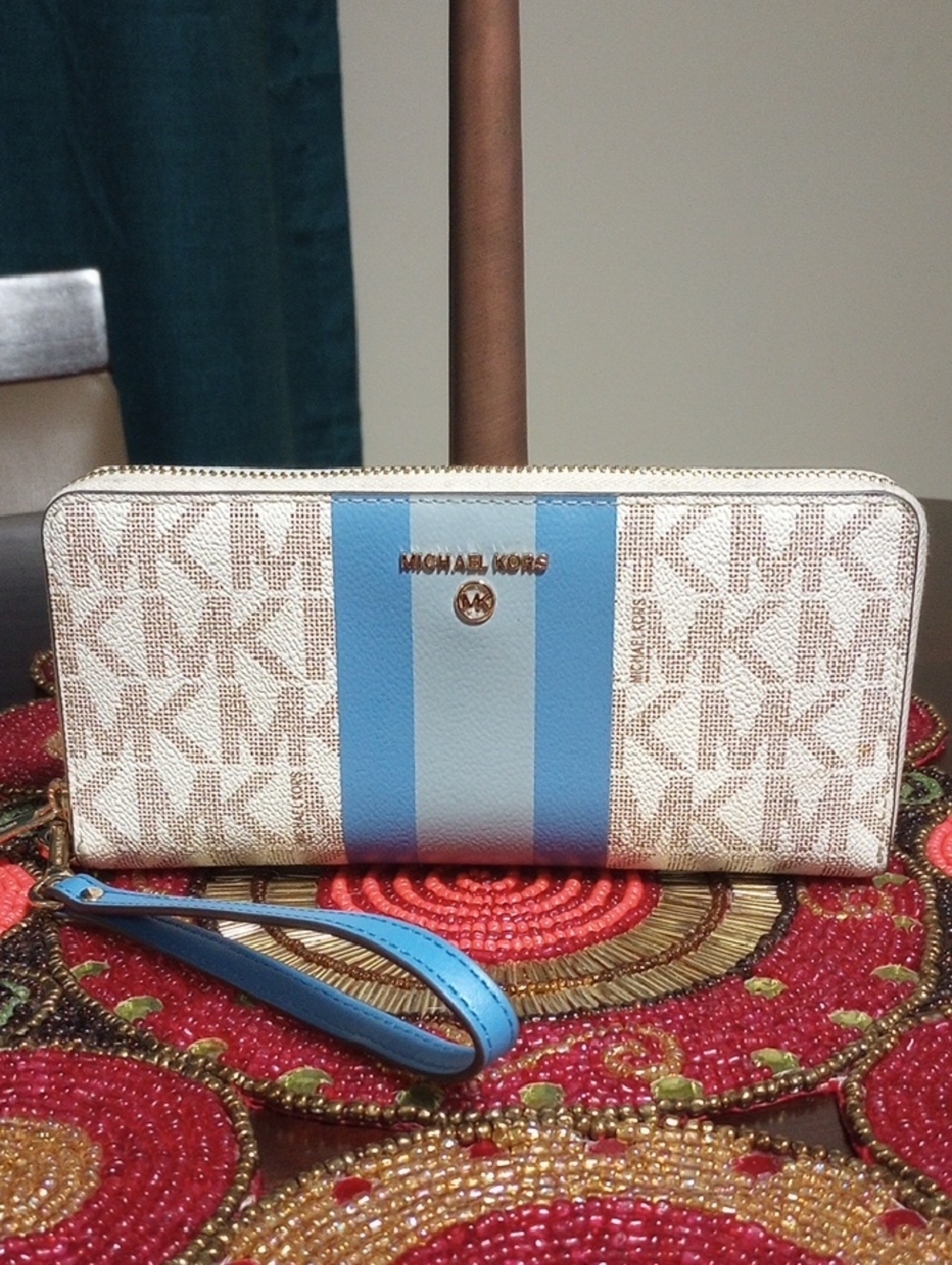 Michael Kors Wristlet Vanilla/Blue